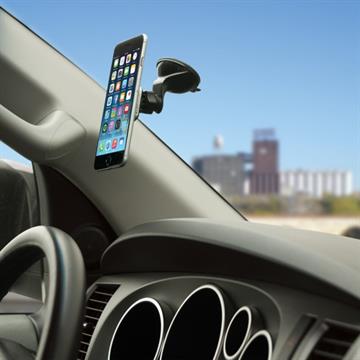 Scosche MagicMount Pro Window Mobilholder med magnet og sugekop til bil monteret i en bil