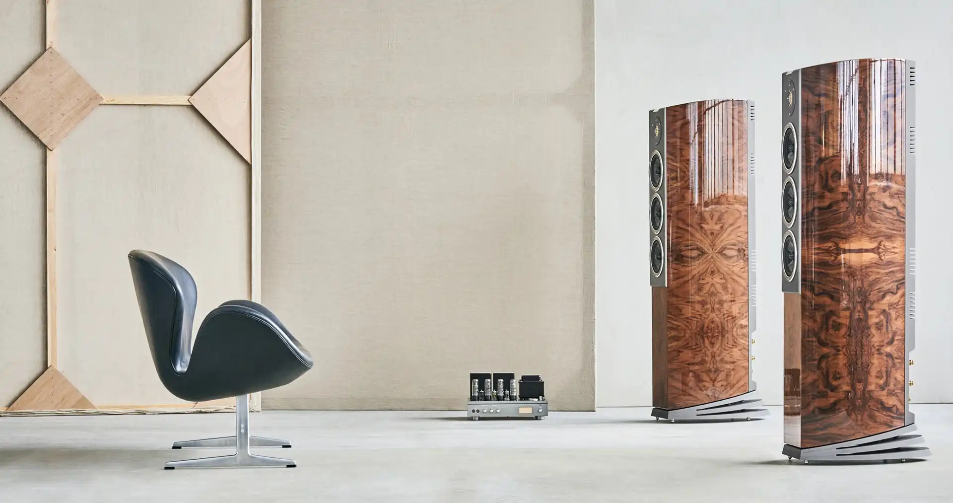 Audiovector-R-8-lifestyle