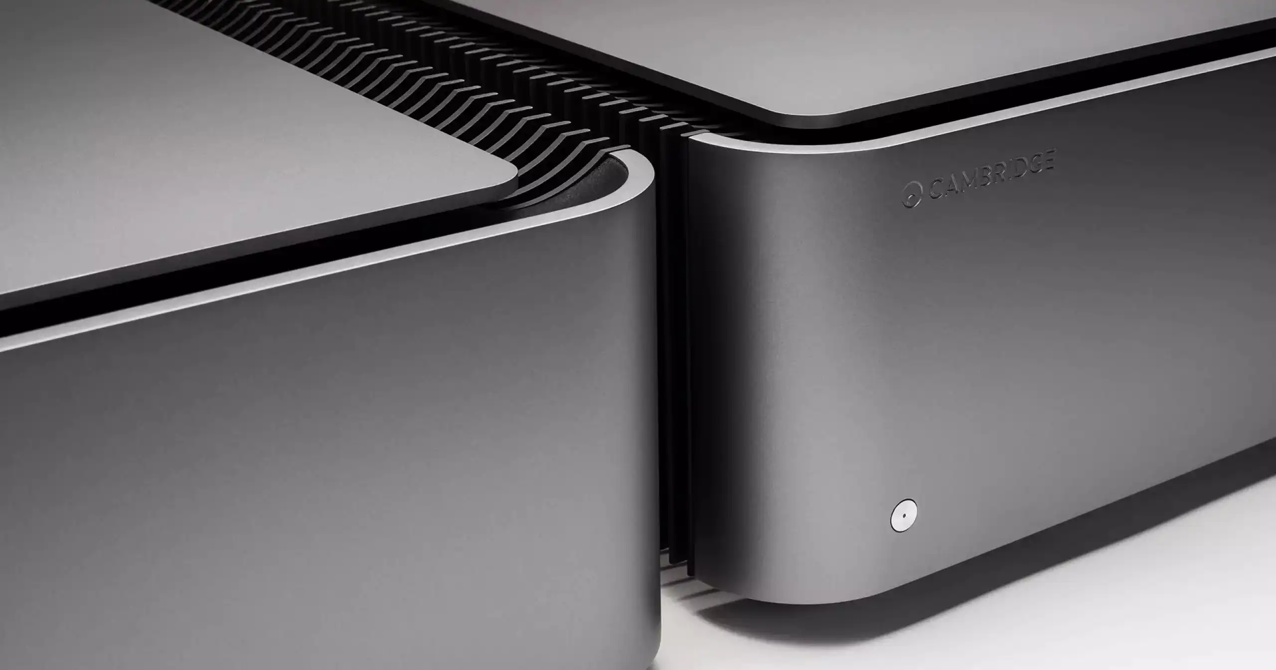 Cambridge-audio-Edge-M-lifestyle