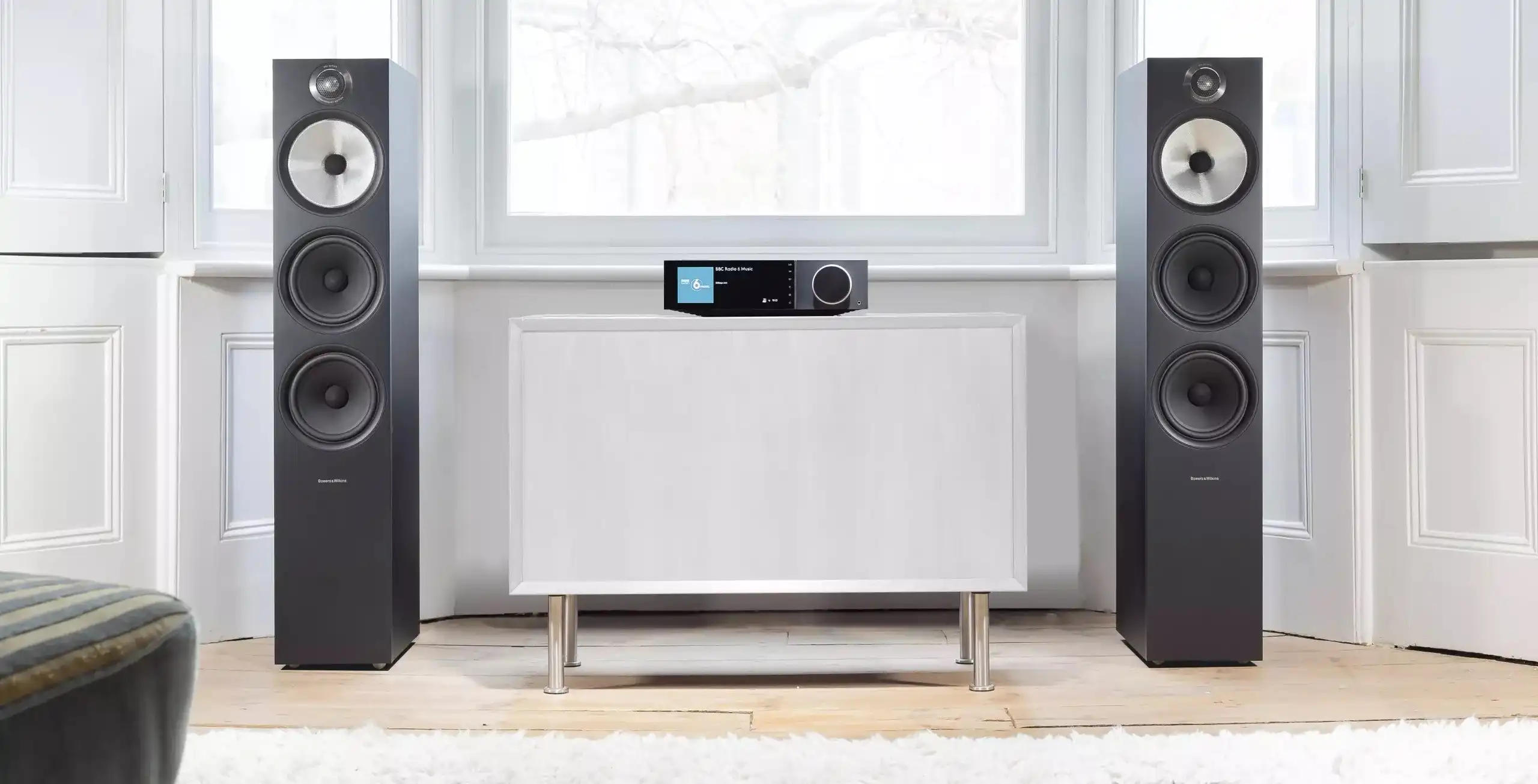 Cambridge-audio-Evo-150-lifestyle