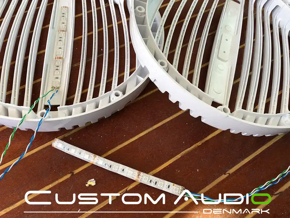 Custom Audio marine stereo monteringsbillede Galeon 390