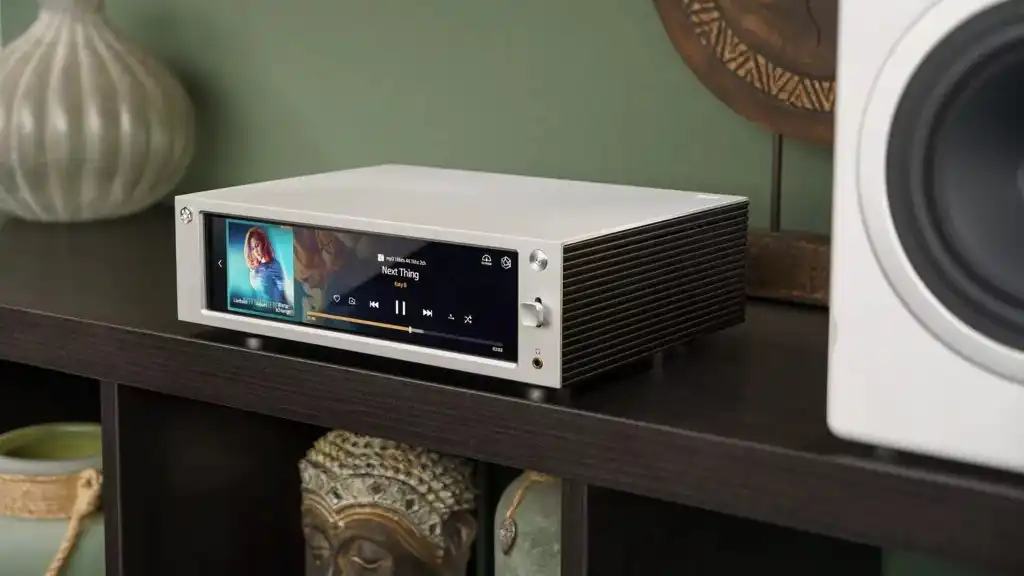 Hifi-Rose-RS201E-Lifestyle