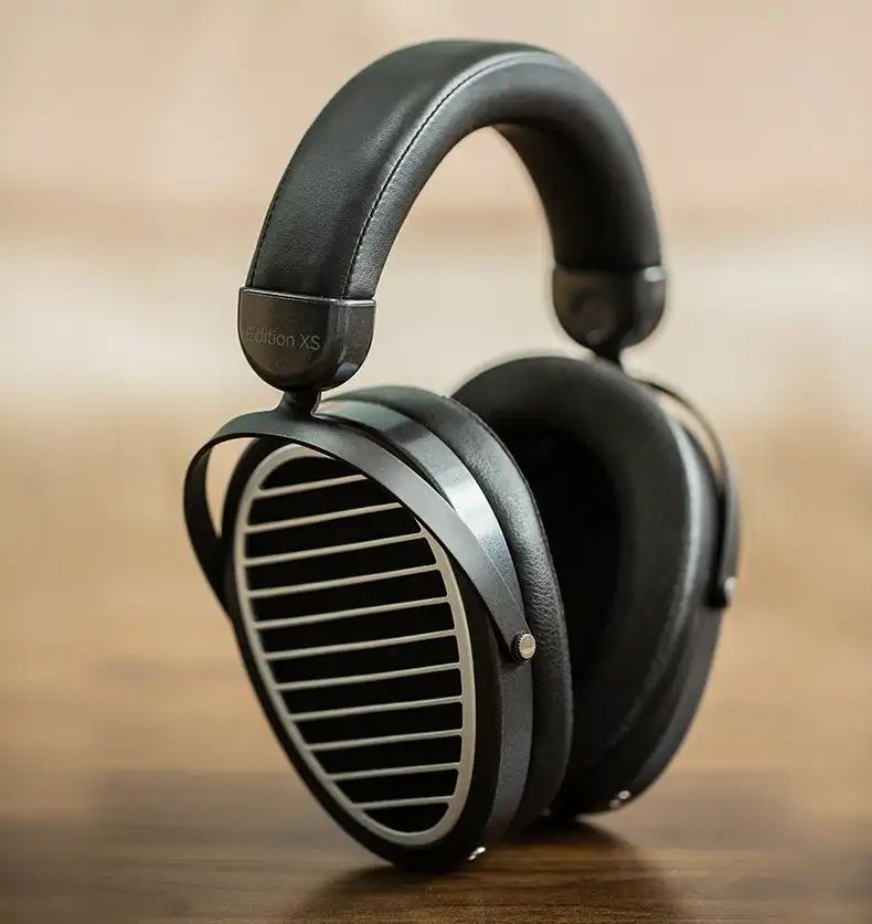Hifiman-Edition-XS-Lifestyle