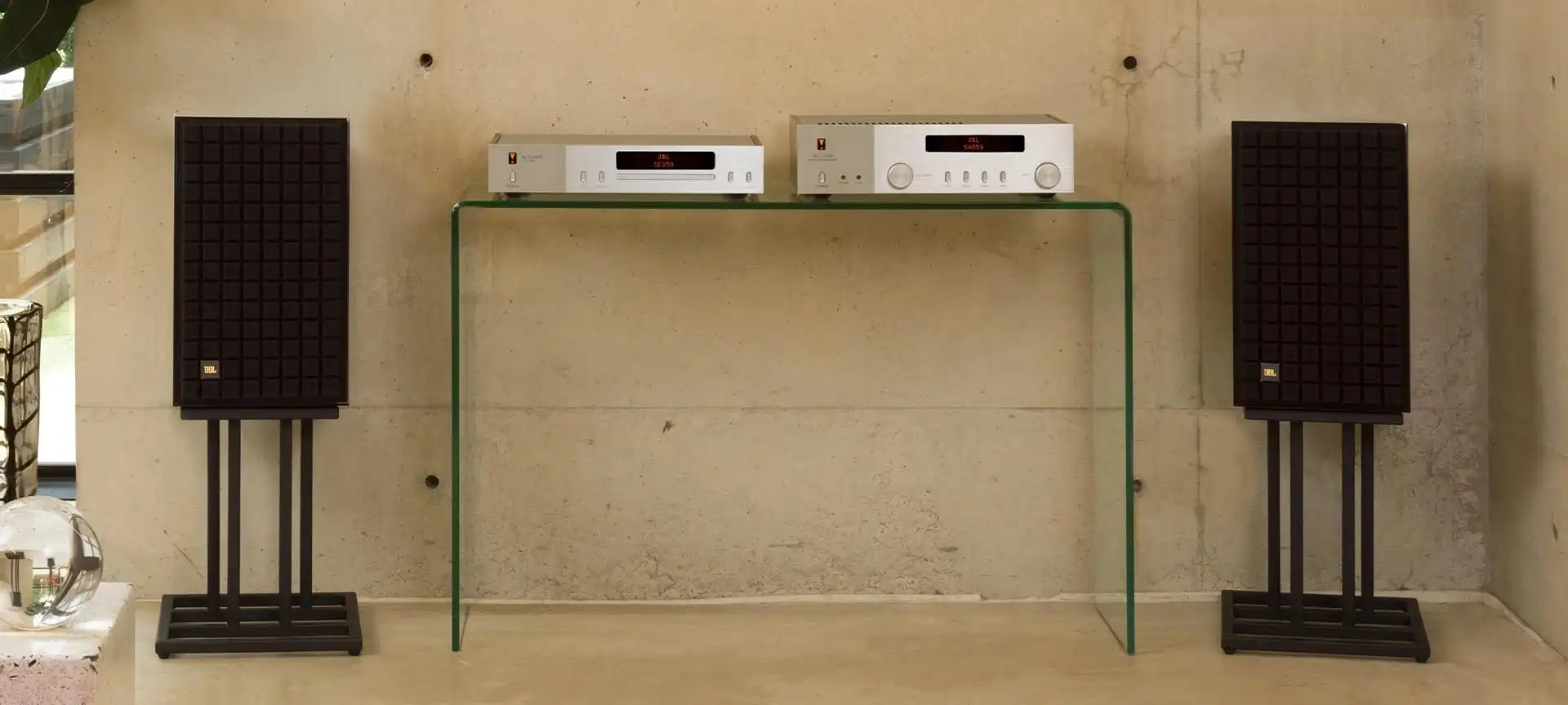 JBL-L82-MK2-lifestyle