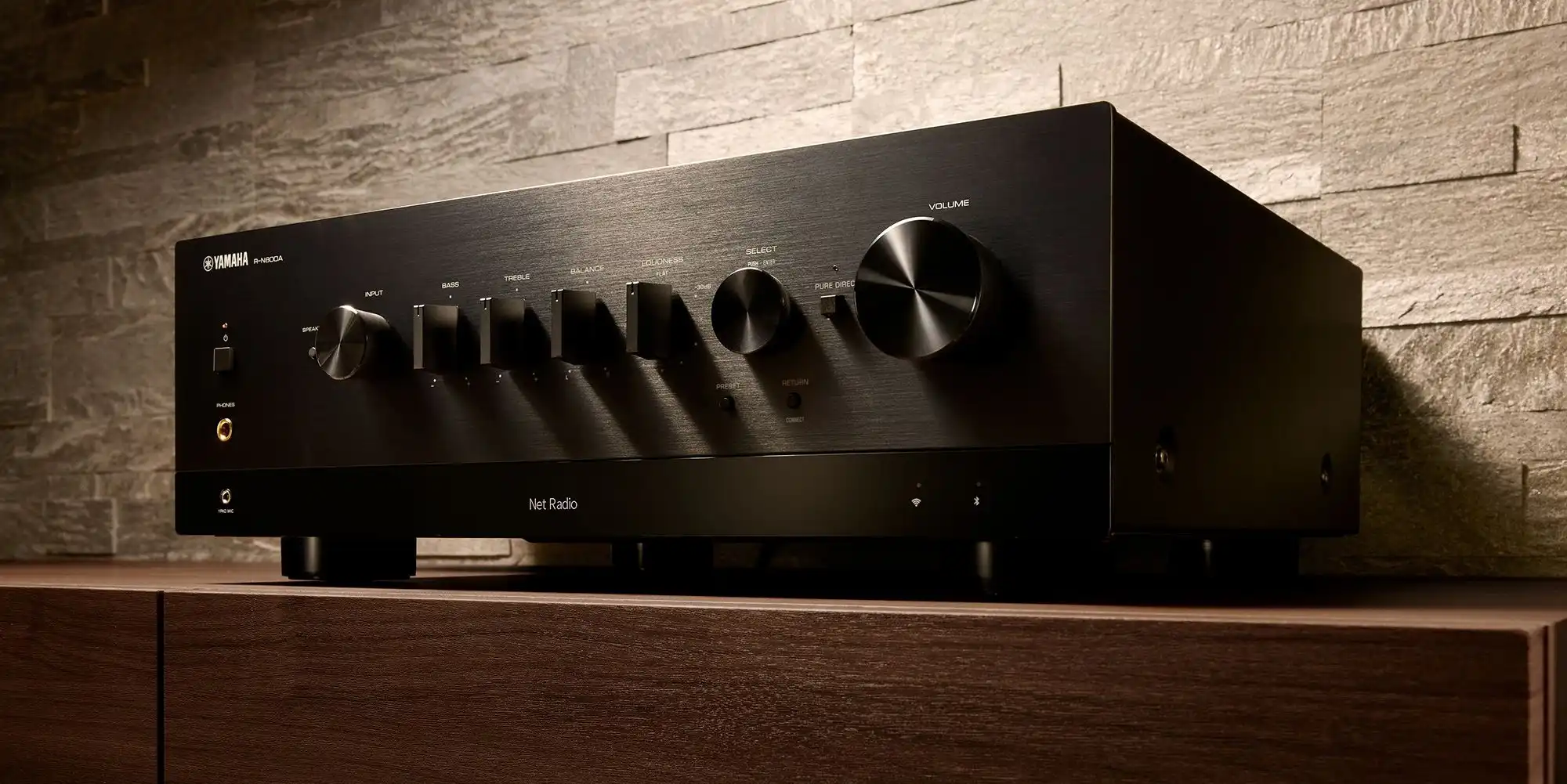 Yamaha-R-N800A-lifestyle