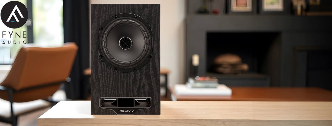 fyne-audio-f5e-black-lifestyle