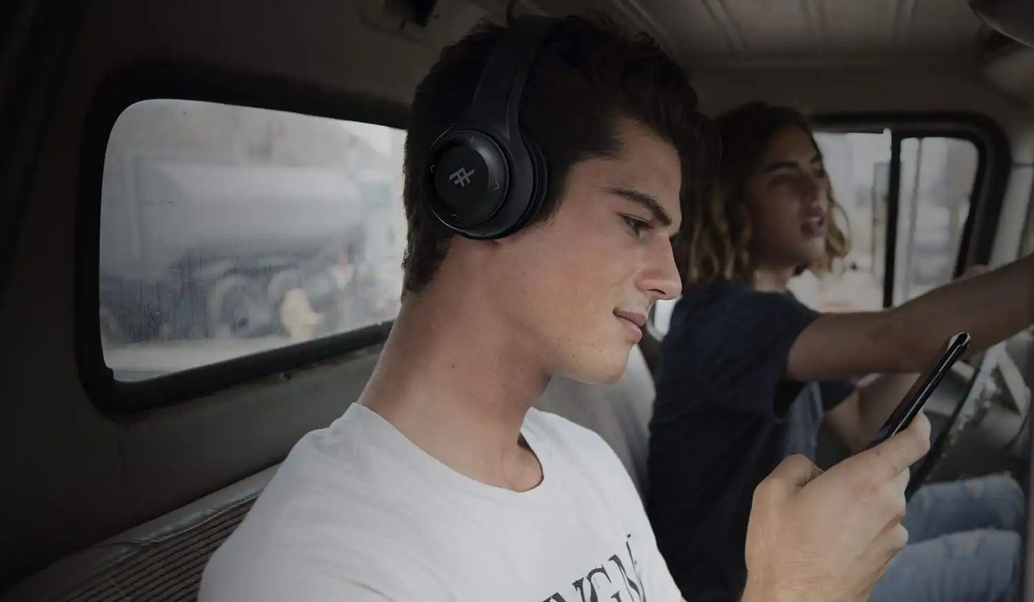 ifrogz-aurora-lifestyle